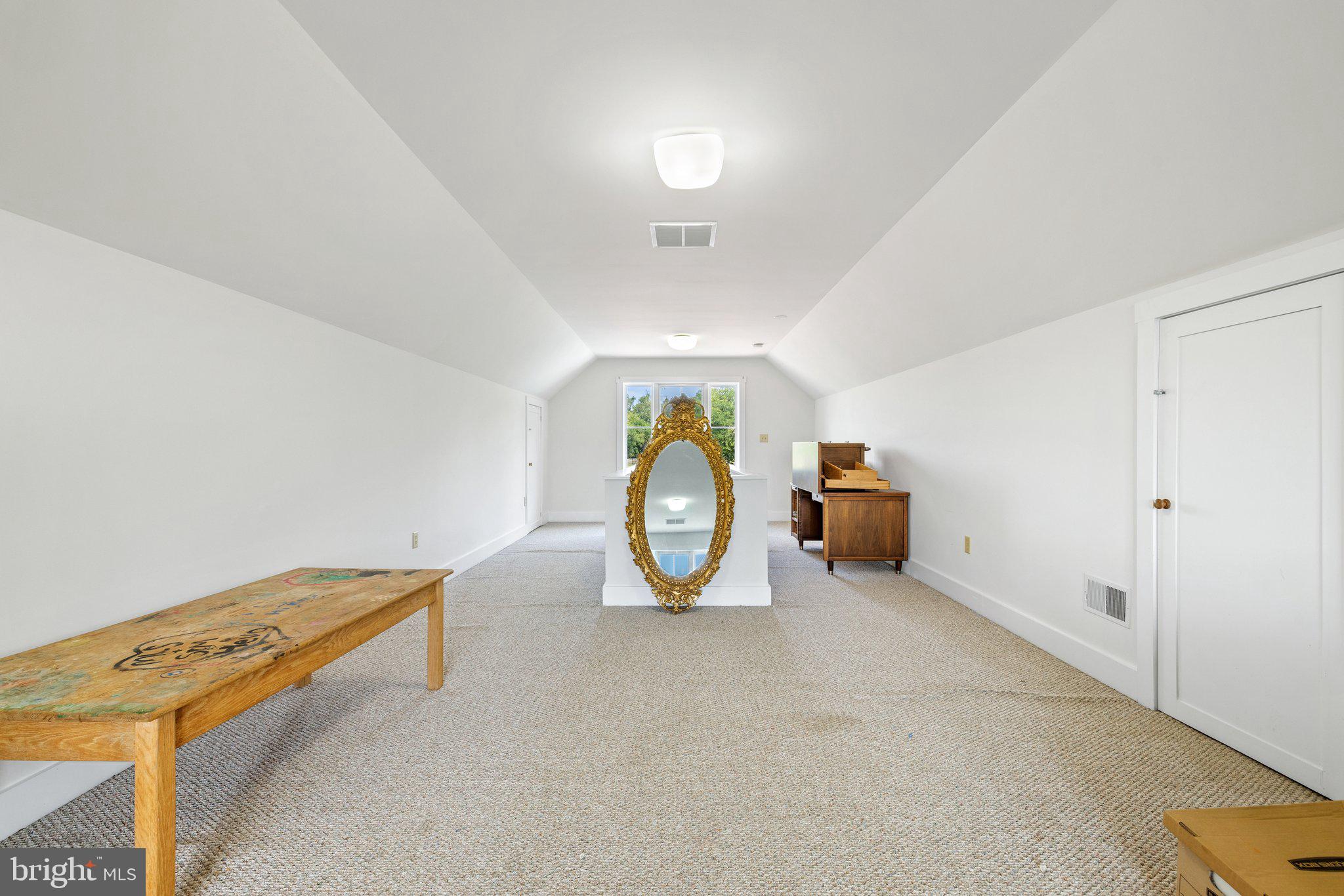 104 Greenfields Ln