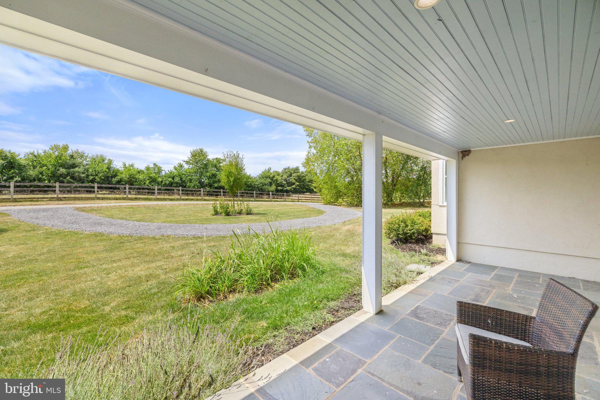 104 Greenfields Ln