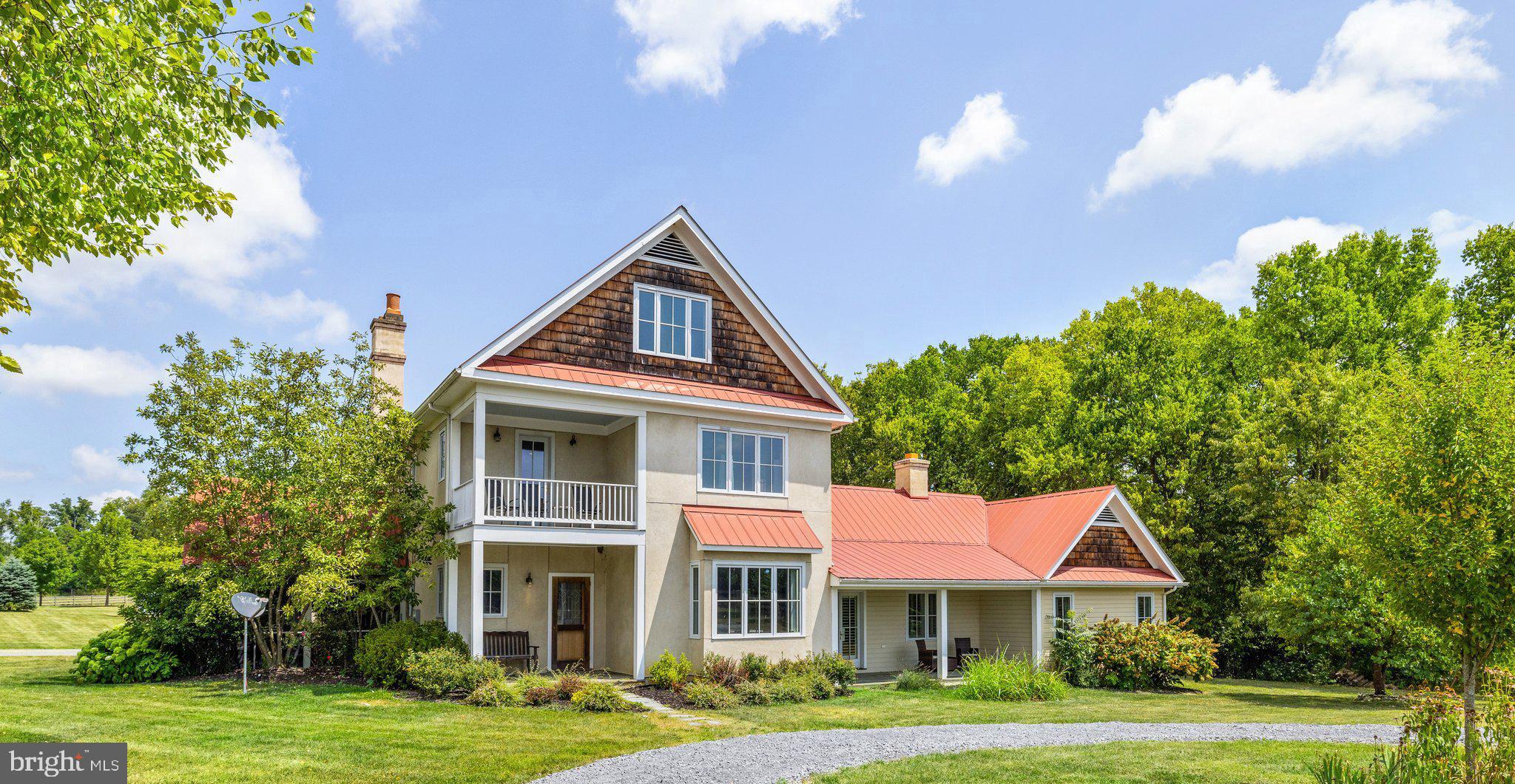 104 Greenfields Ln