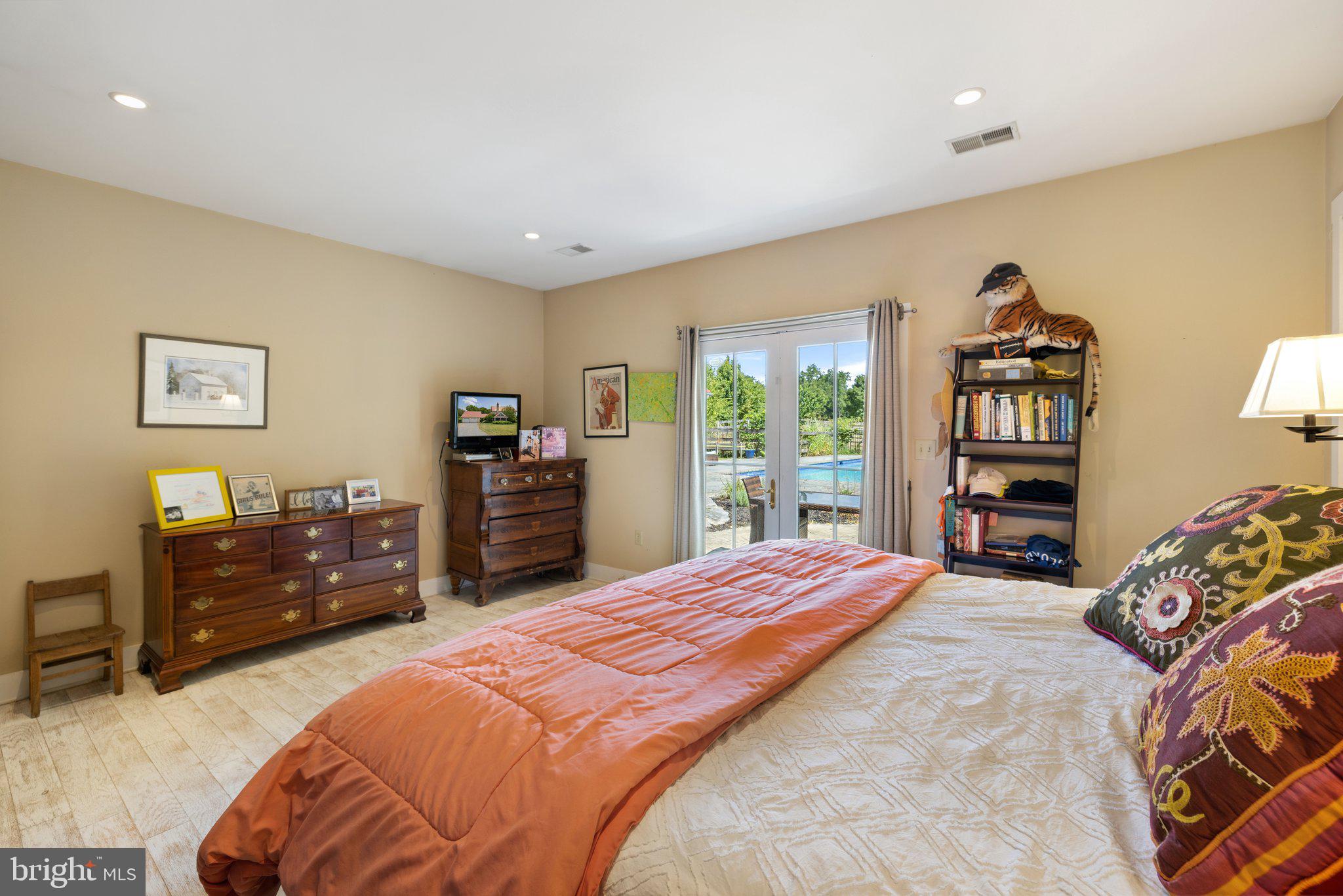 104 Greenfields Ln