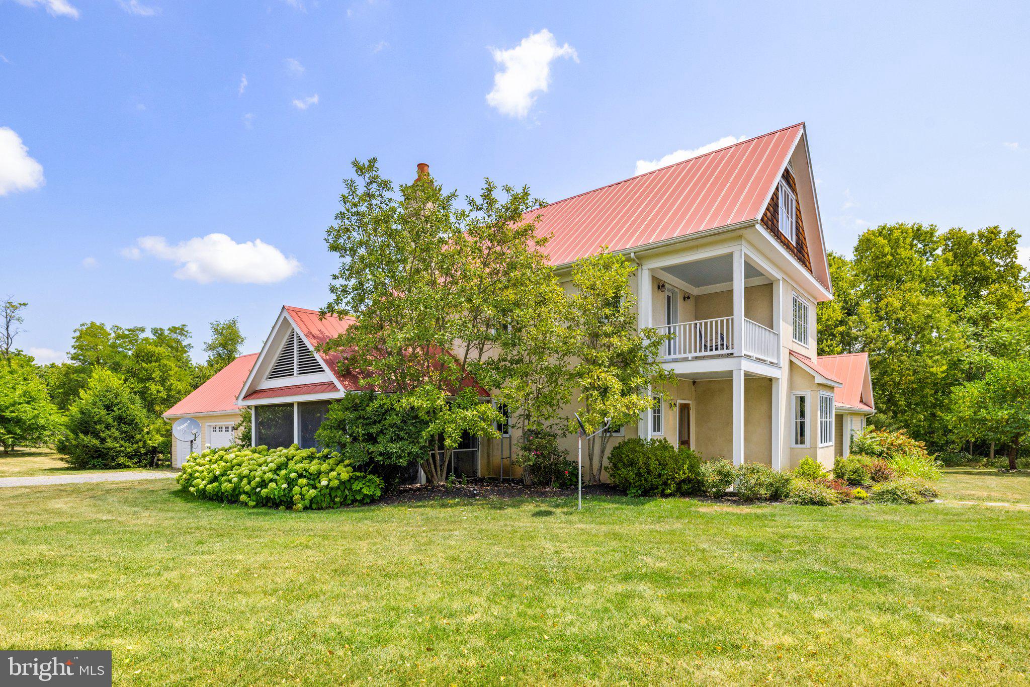 104 Greenfields Ln