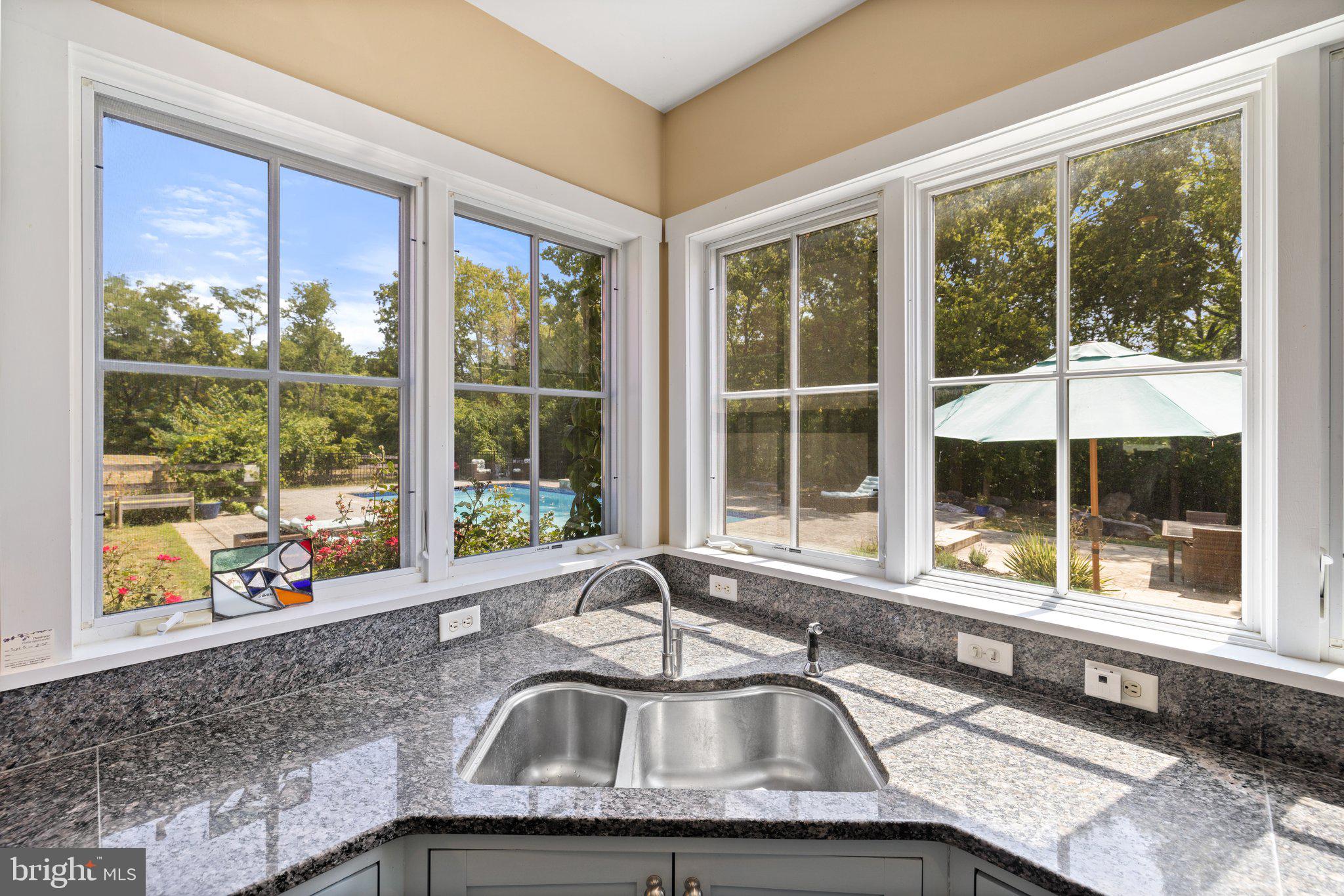 104 Greenfields Ln