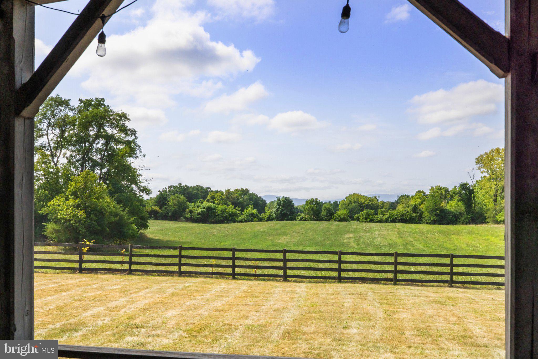 163 Greenfields Ln