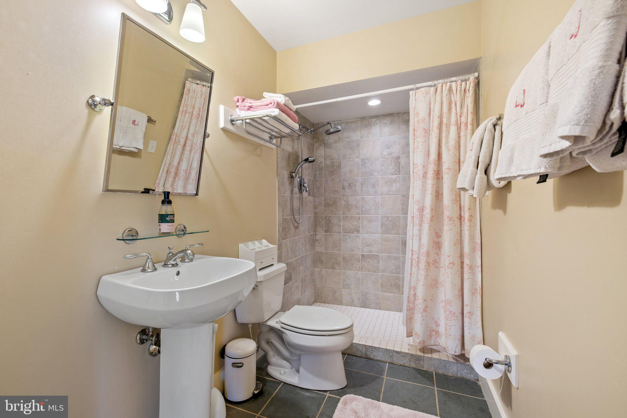 163 Greenfields Ln