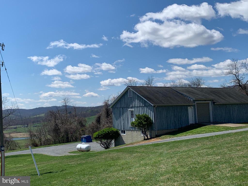 10436 John S. Mosby Hwy