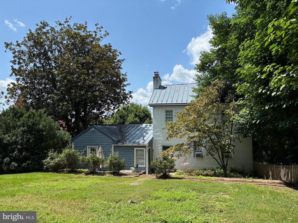 677 Federal St