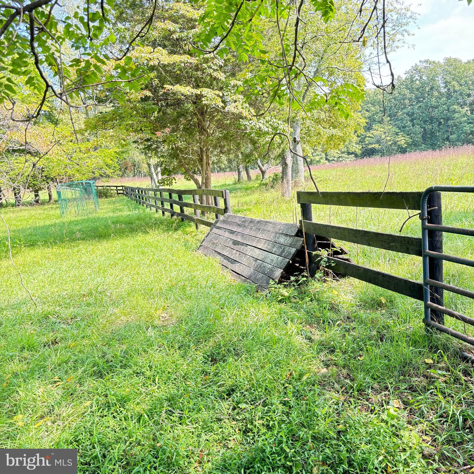 6589 Rockhill Mill