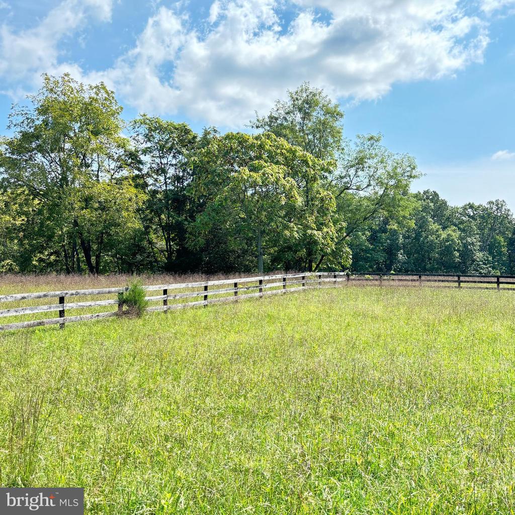 6589 Rockhill Mill
