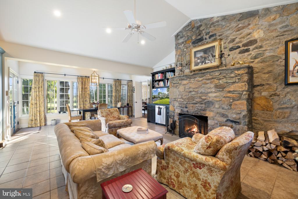 6313 OLD GOOSE CREEK