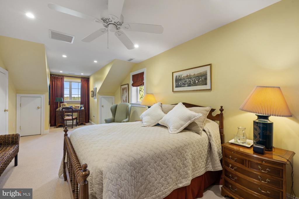 6313 OLD GOOSE CREEK