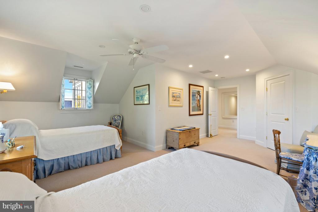 6313 OLD GOOSE CREEK