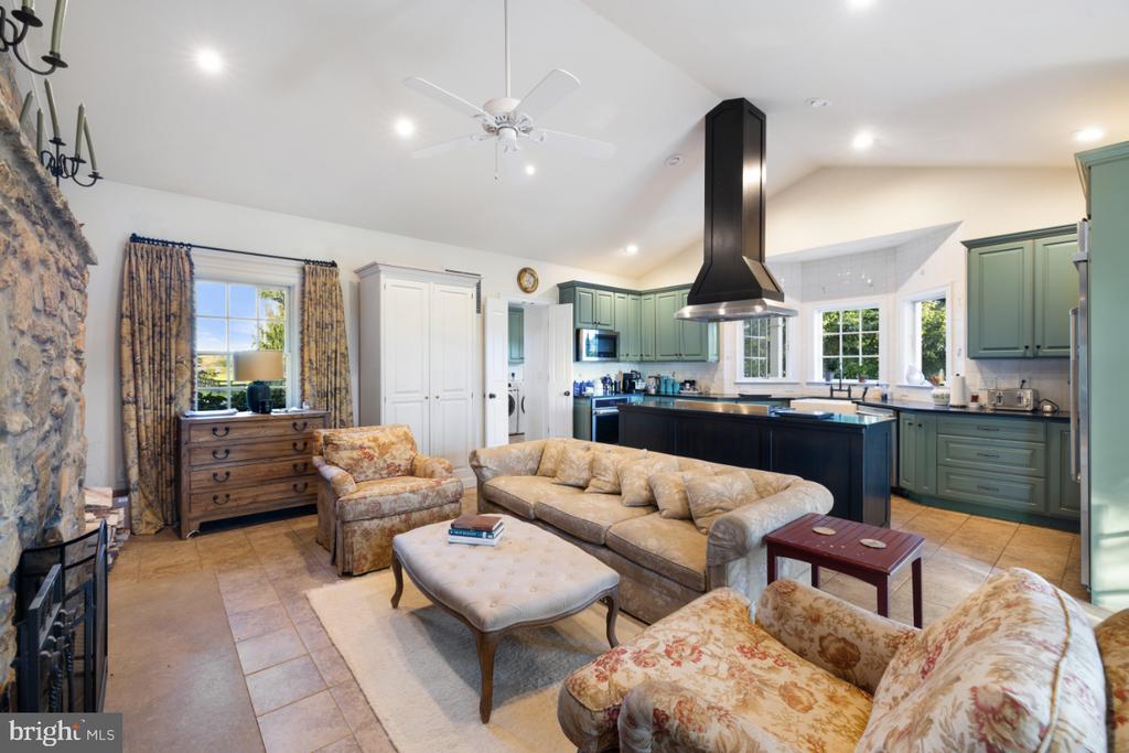 6313 OLD GOOSE CREEK