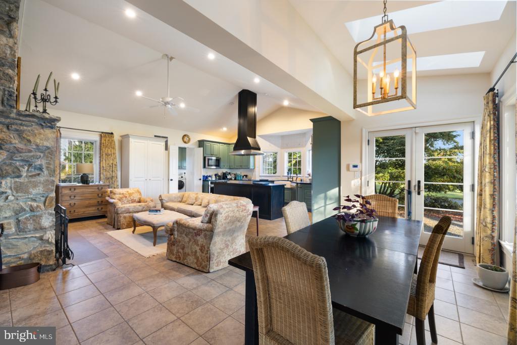 6313 OLD GOOSE CREEK