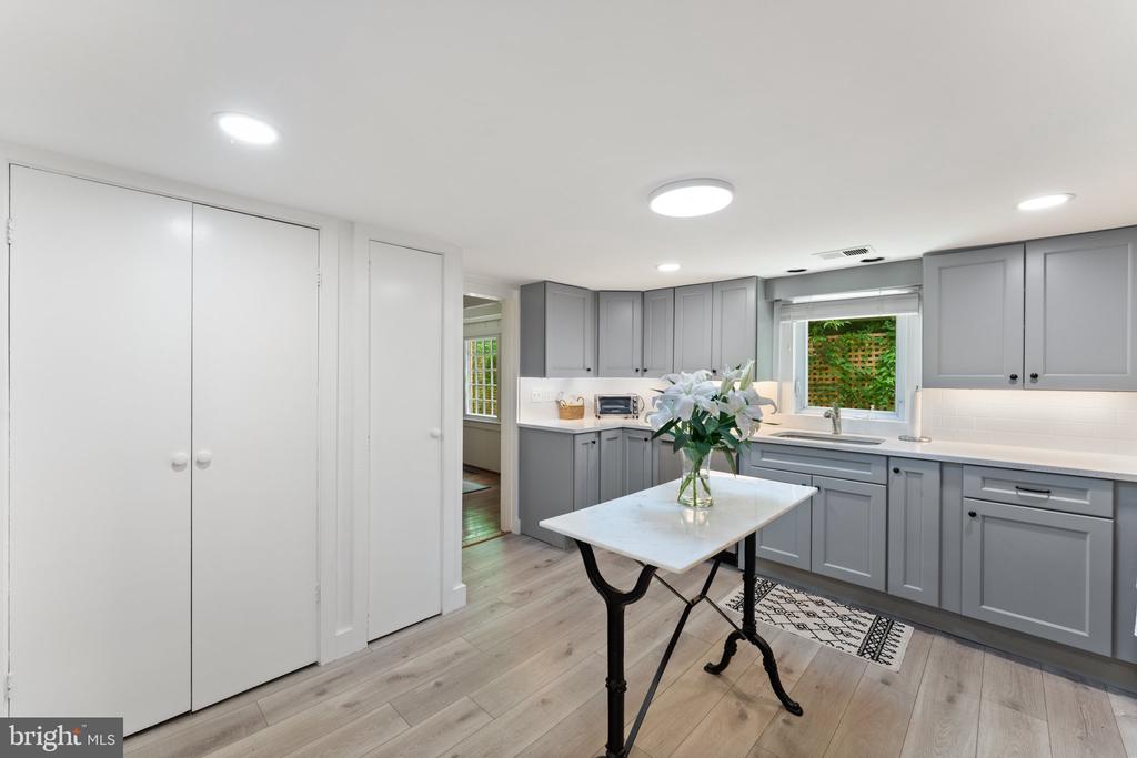 6441 Main St