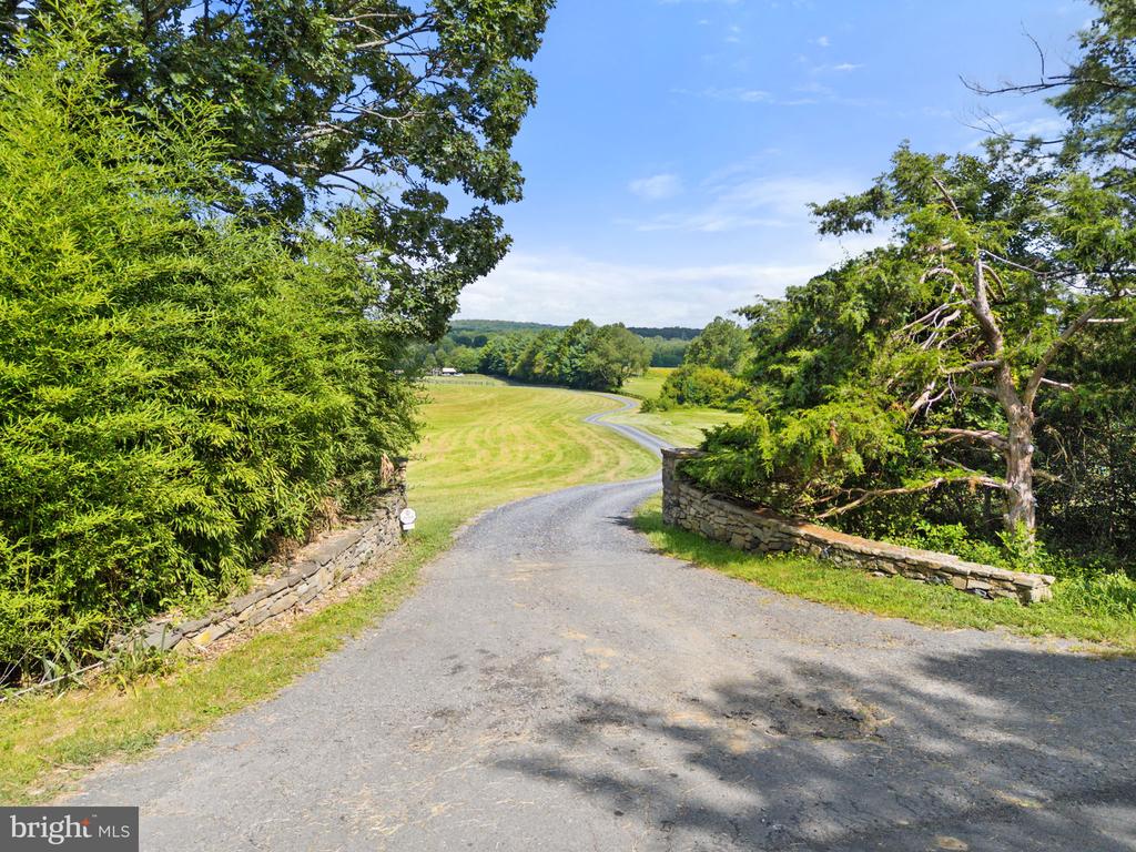 3418 Halfway Rd