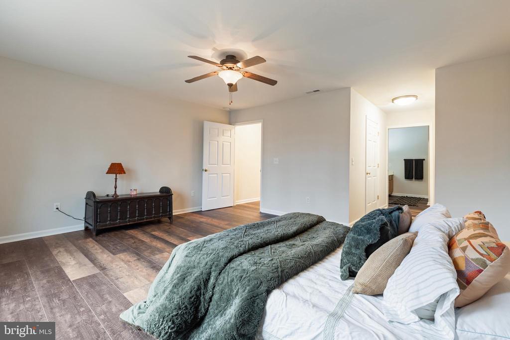 9373 WALDEN LANE