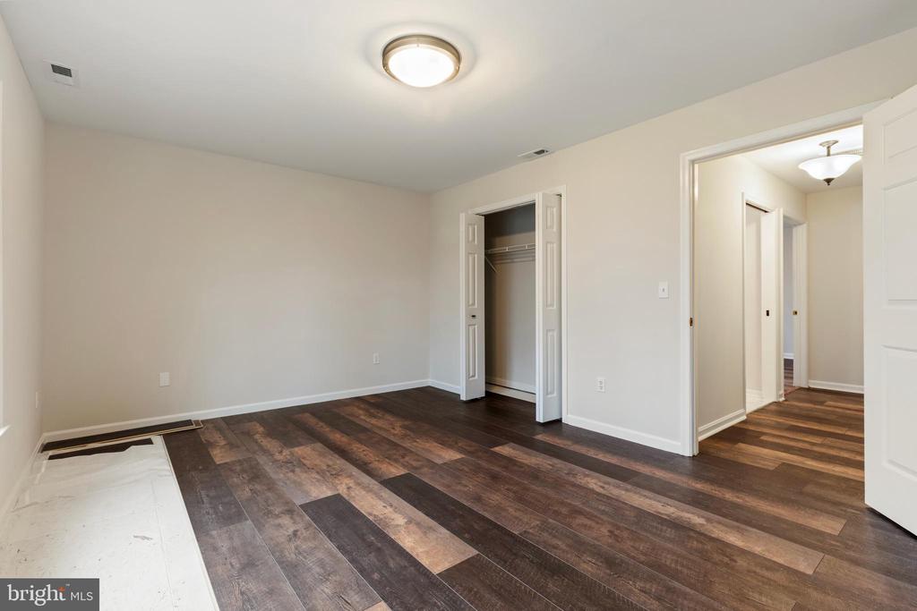 9373 WALDEN LANE