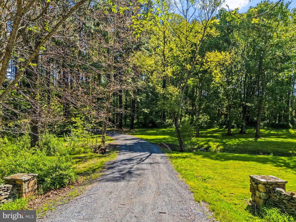 3079 HALFWAY ROAD