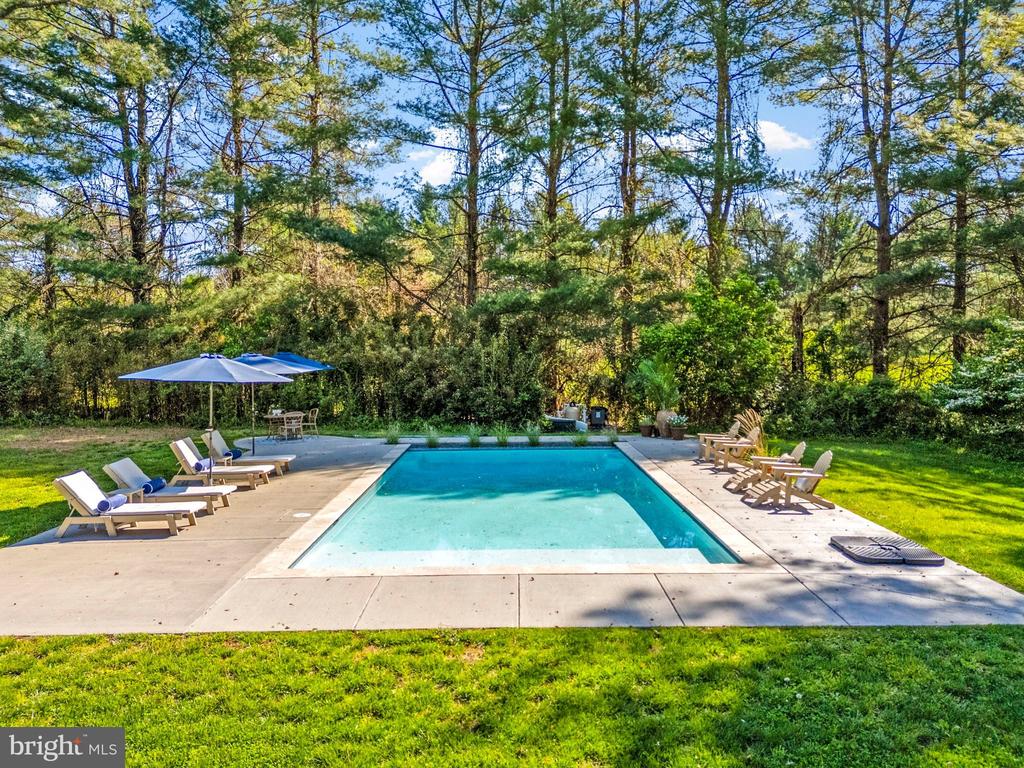 3079 HALFWAY ROAD