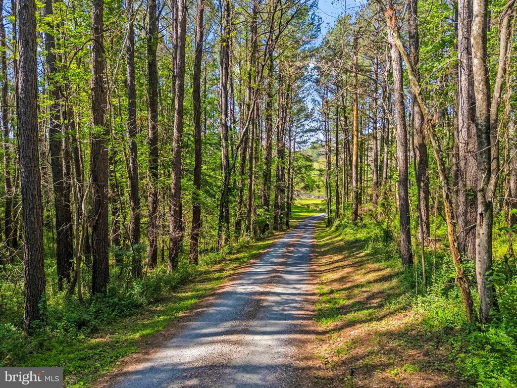 3079 HALFWAY ROAD