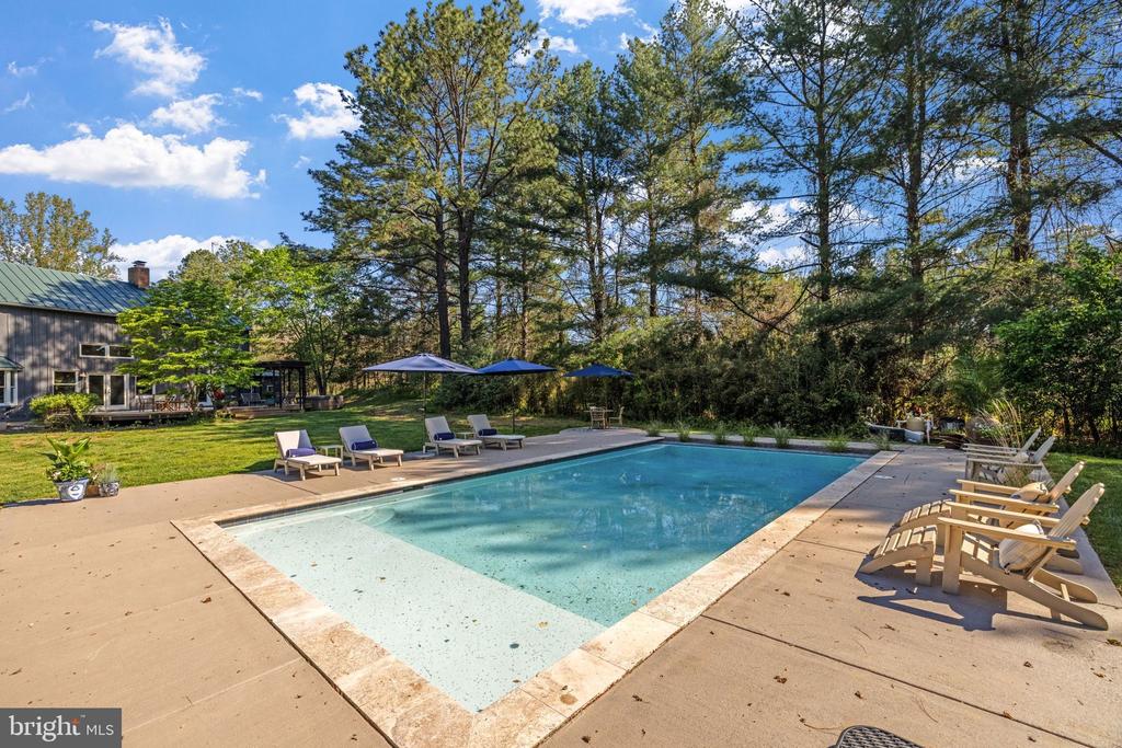 3079 HALFWAY ROAD