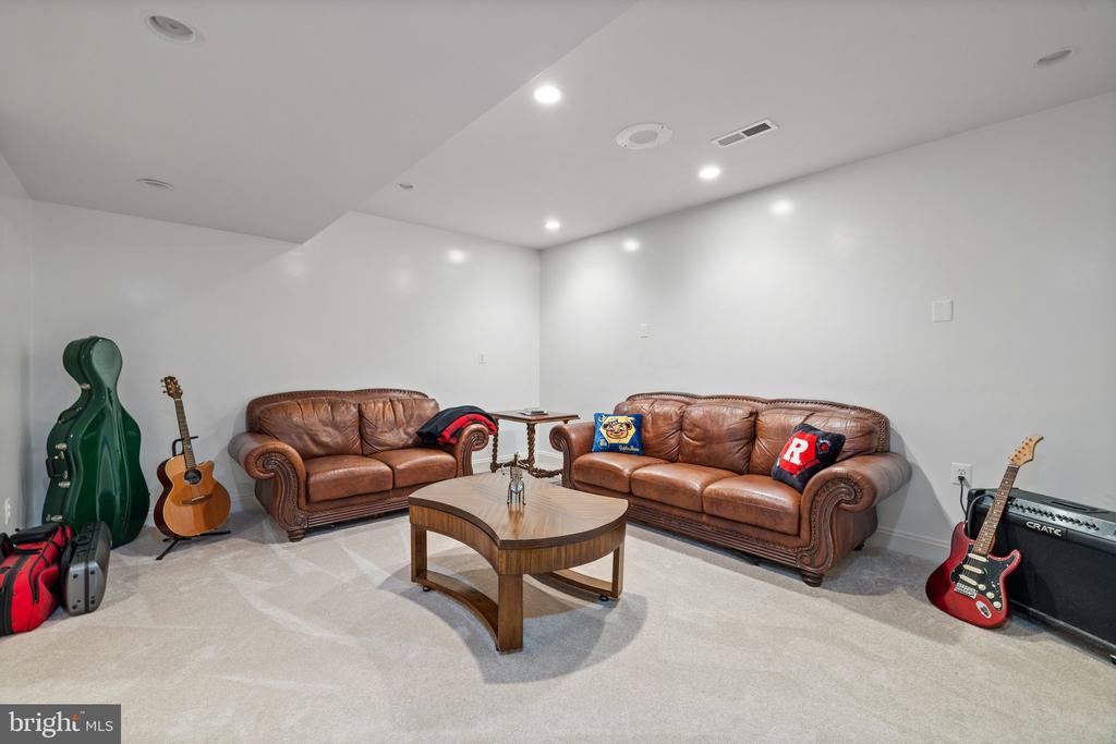 35359 Creek Ridge Ln