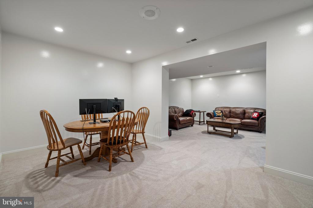 35359 Creek Ridge Ln