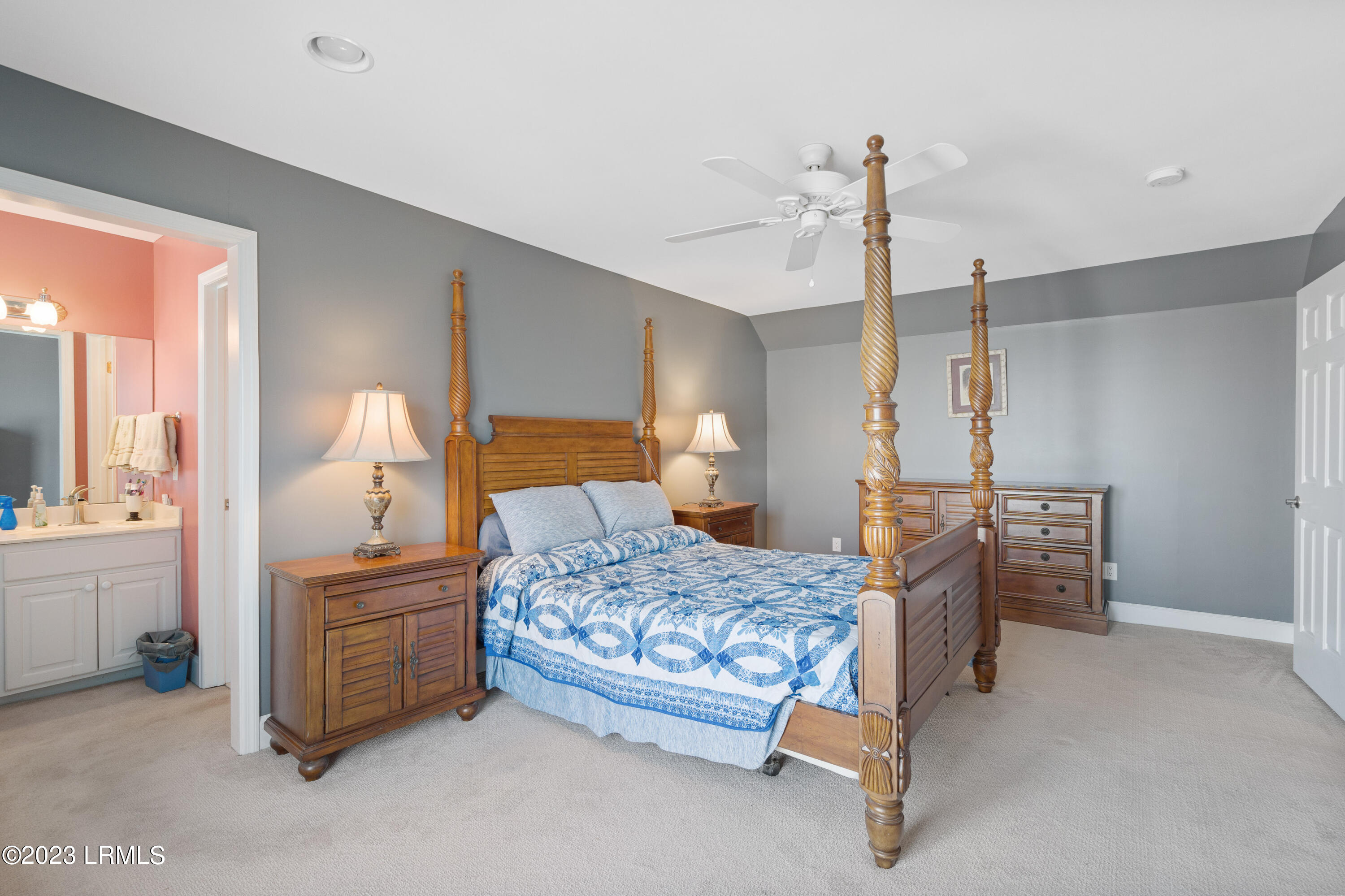 88 Harbor Drive N