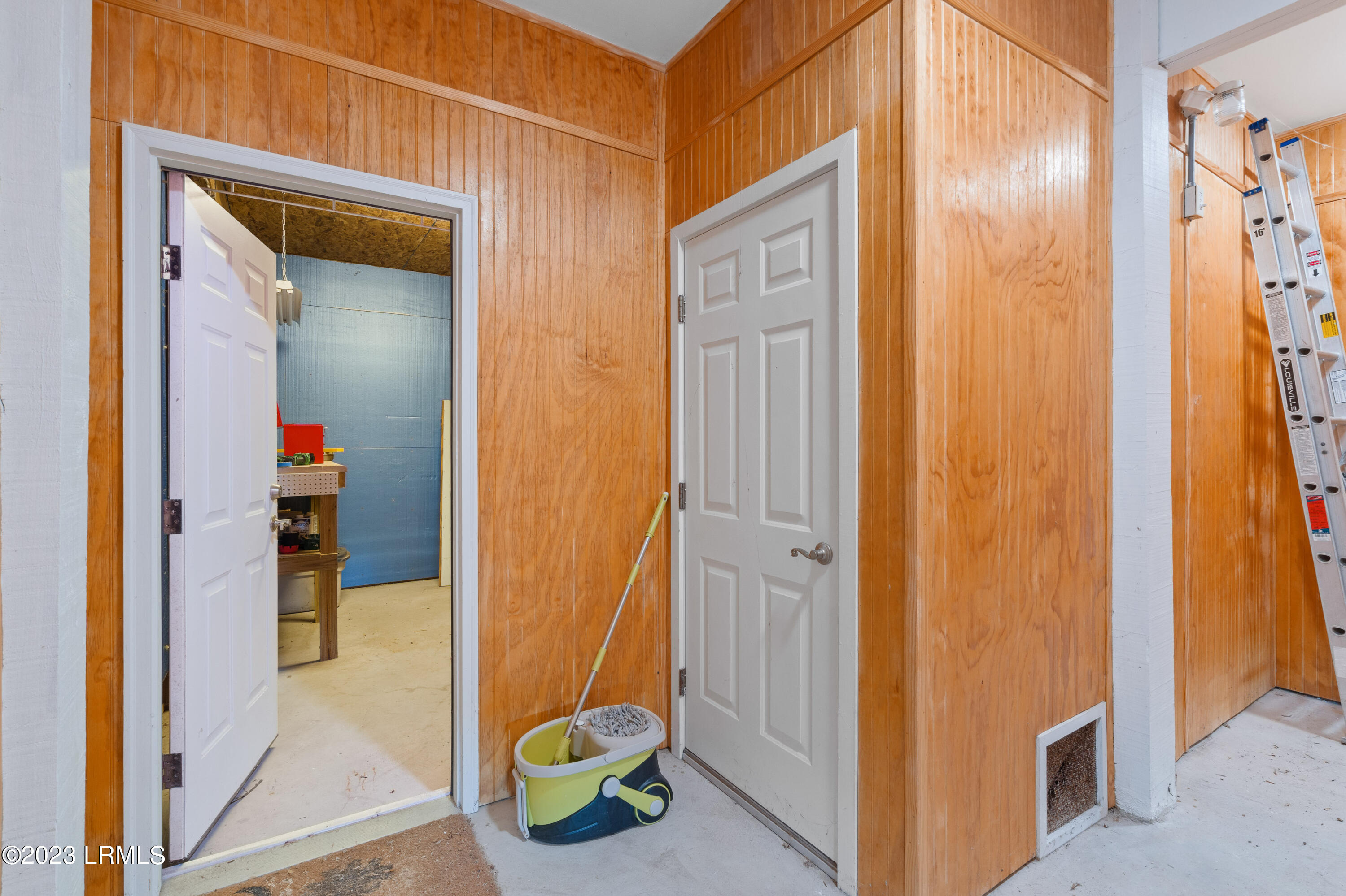 88 Harbor Drive N