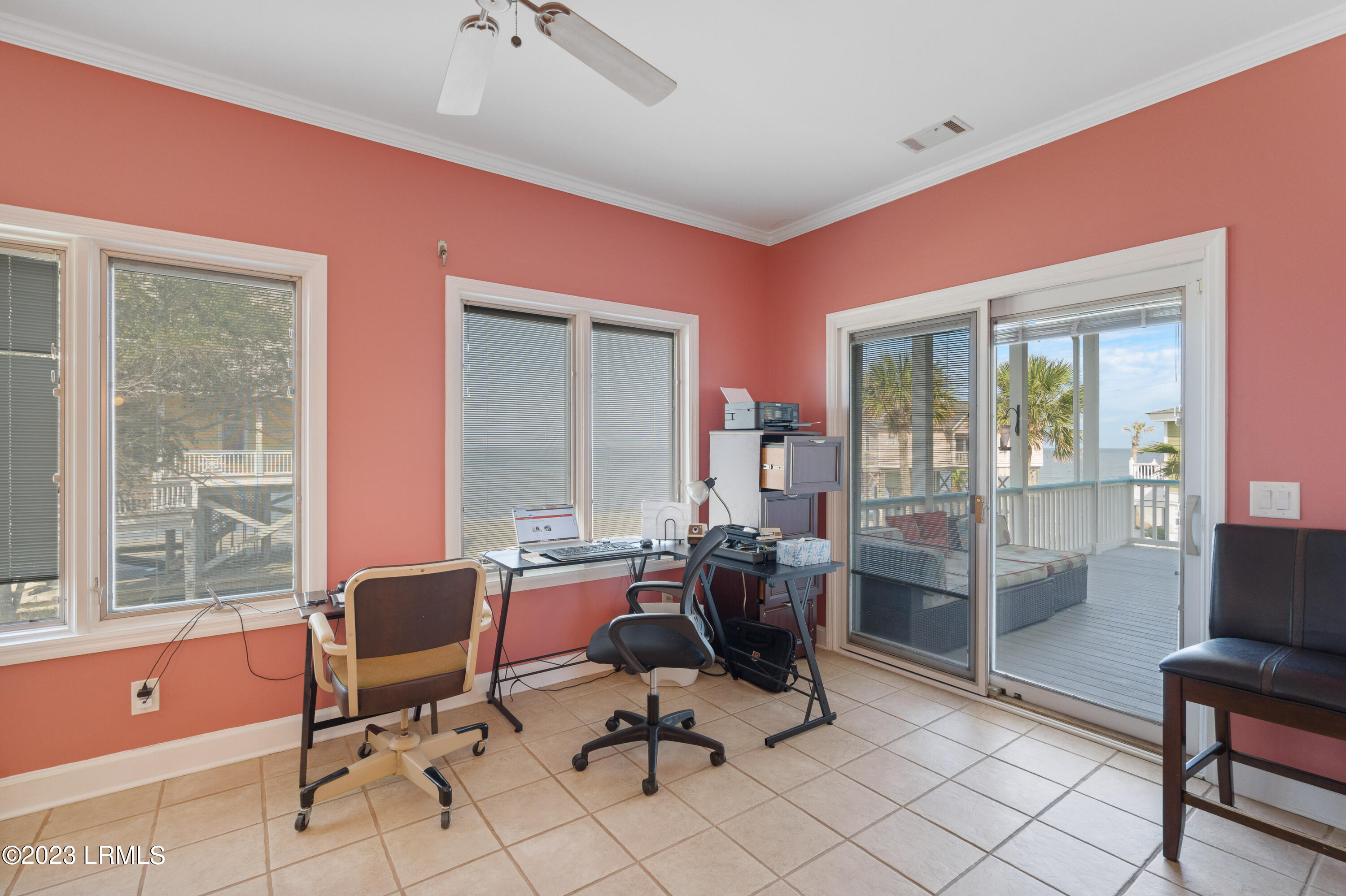 88 Harbor Drive N