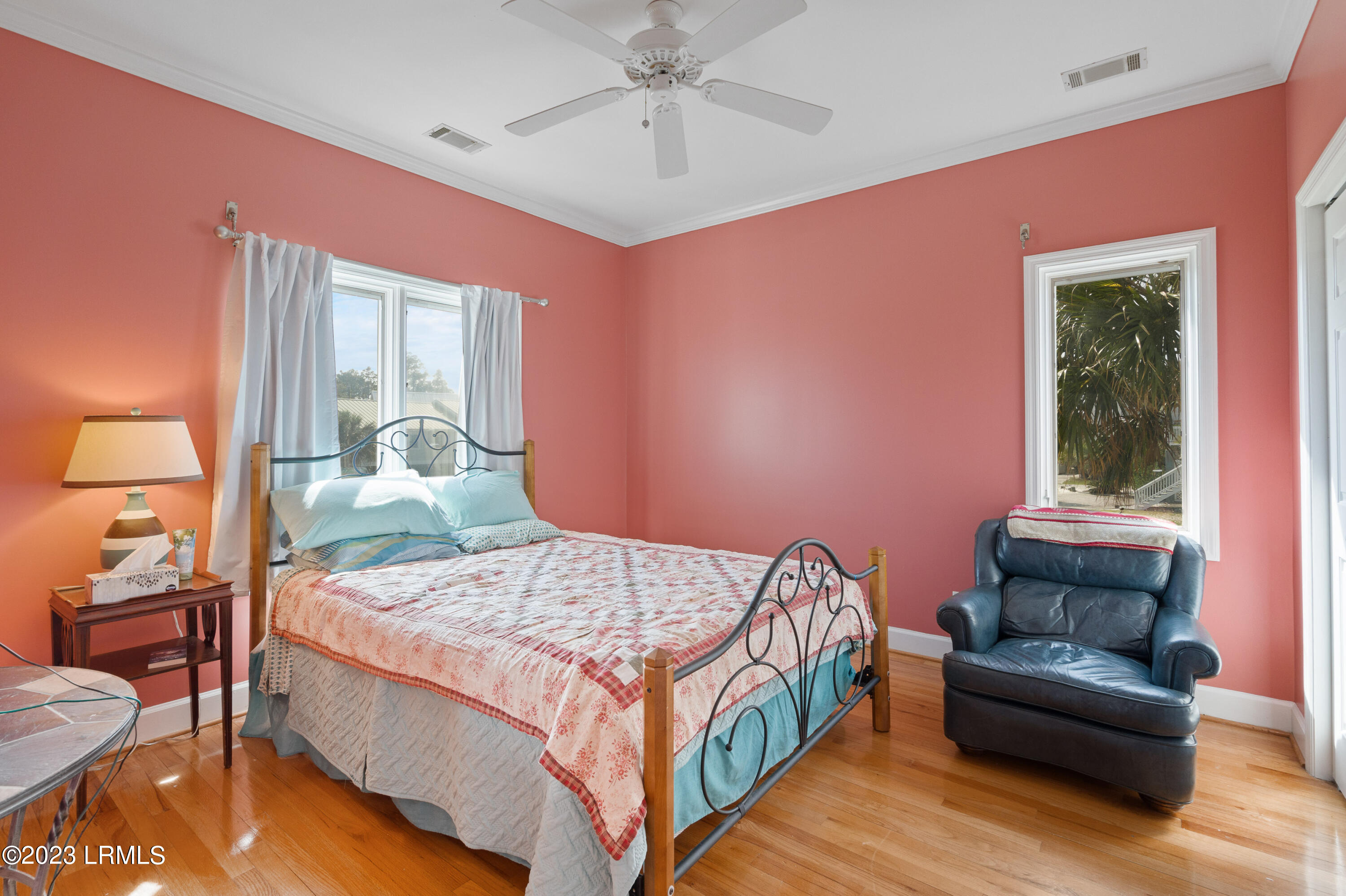 88 Harbor Drive N