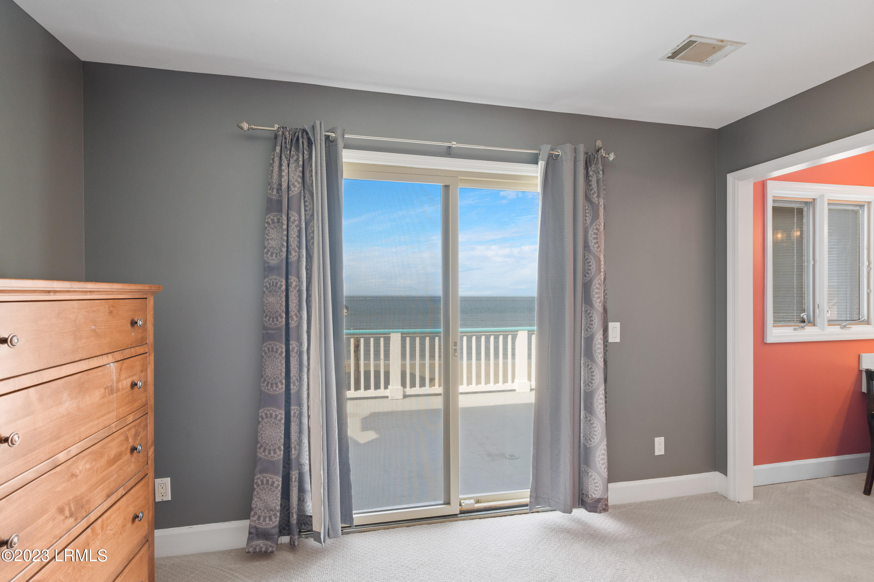 88 Harbor Drive N