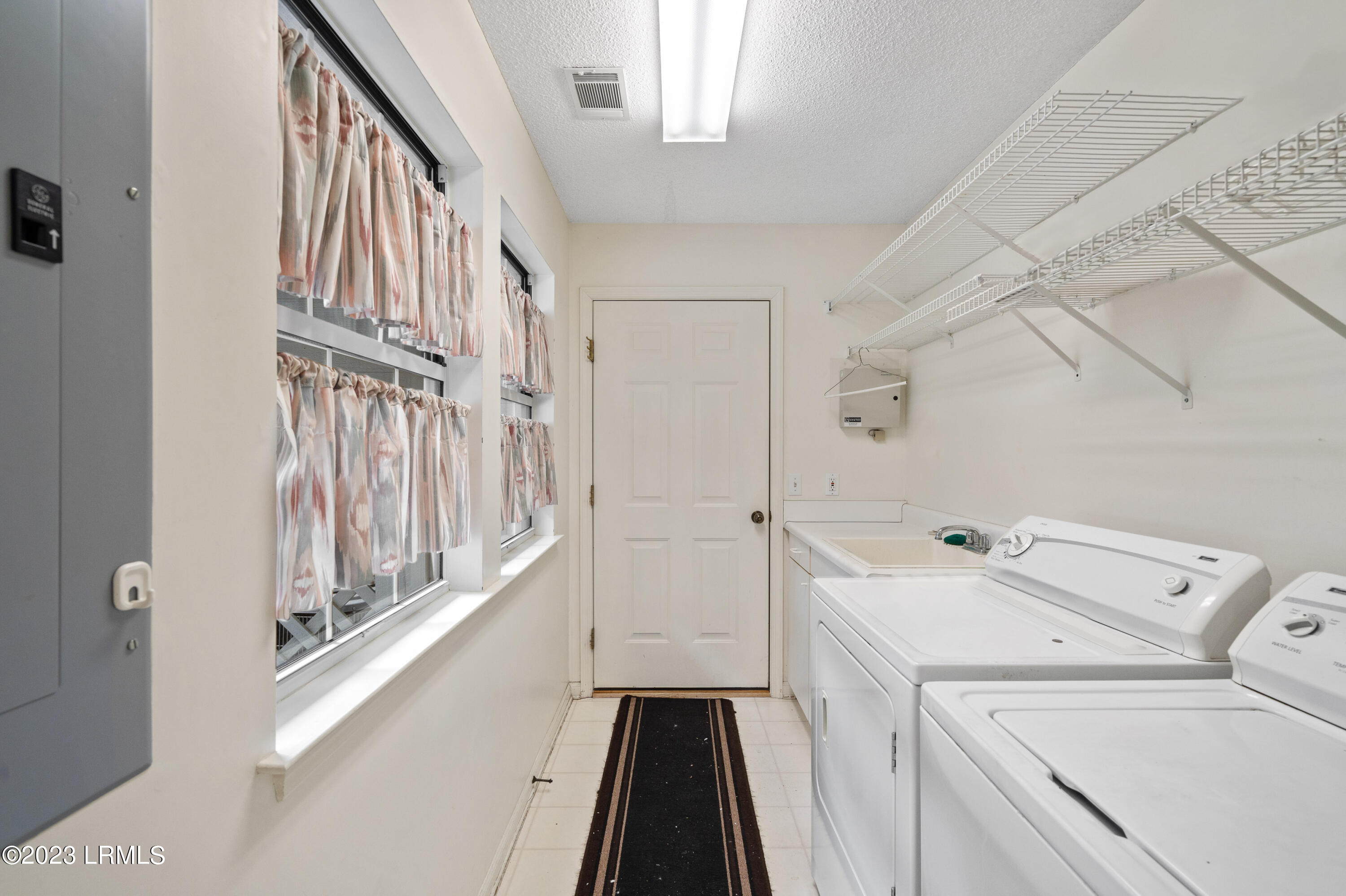 730 N Reeve Road, St. Helena Island