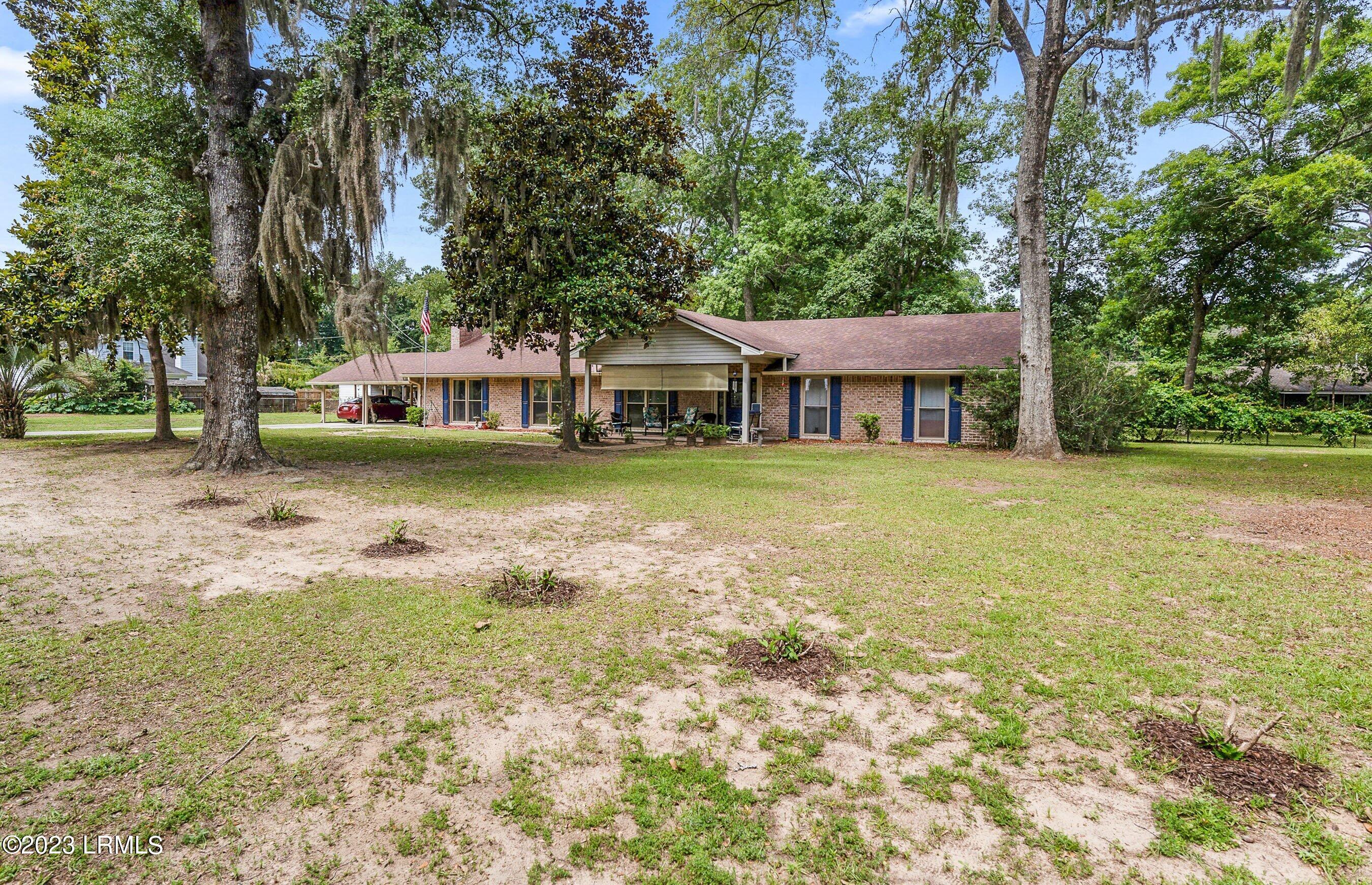 929 Magnolia Bluff Circle