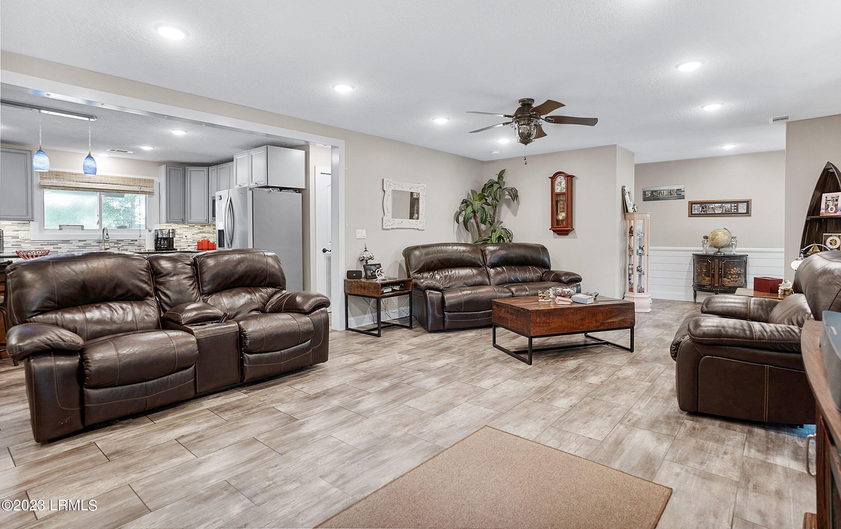 929 Magnolia Bluff Circle