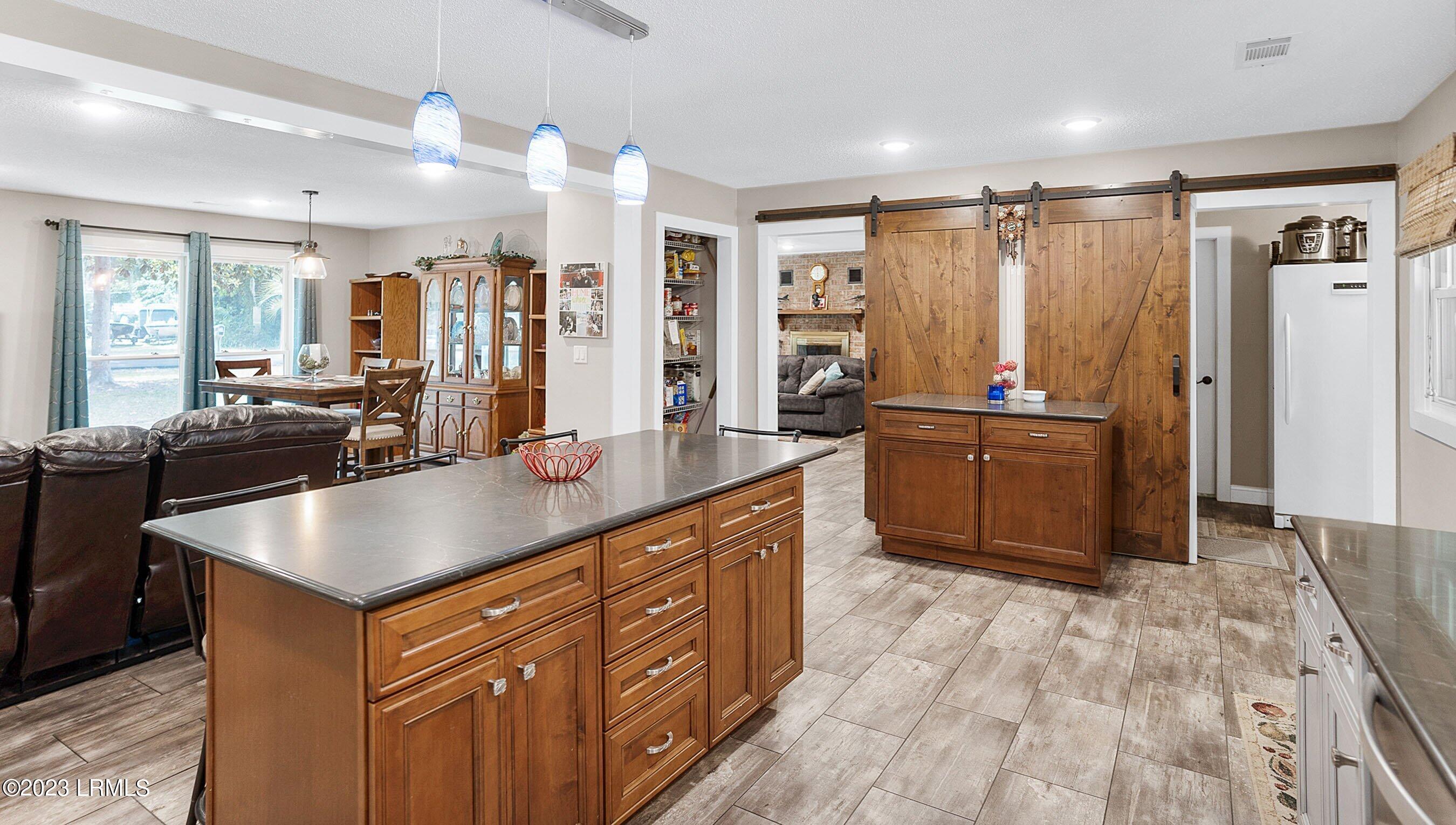 929 Magnolia Bluff Circle