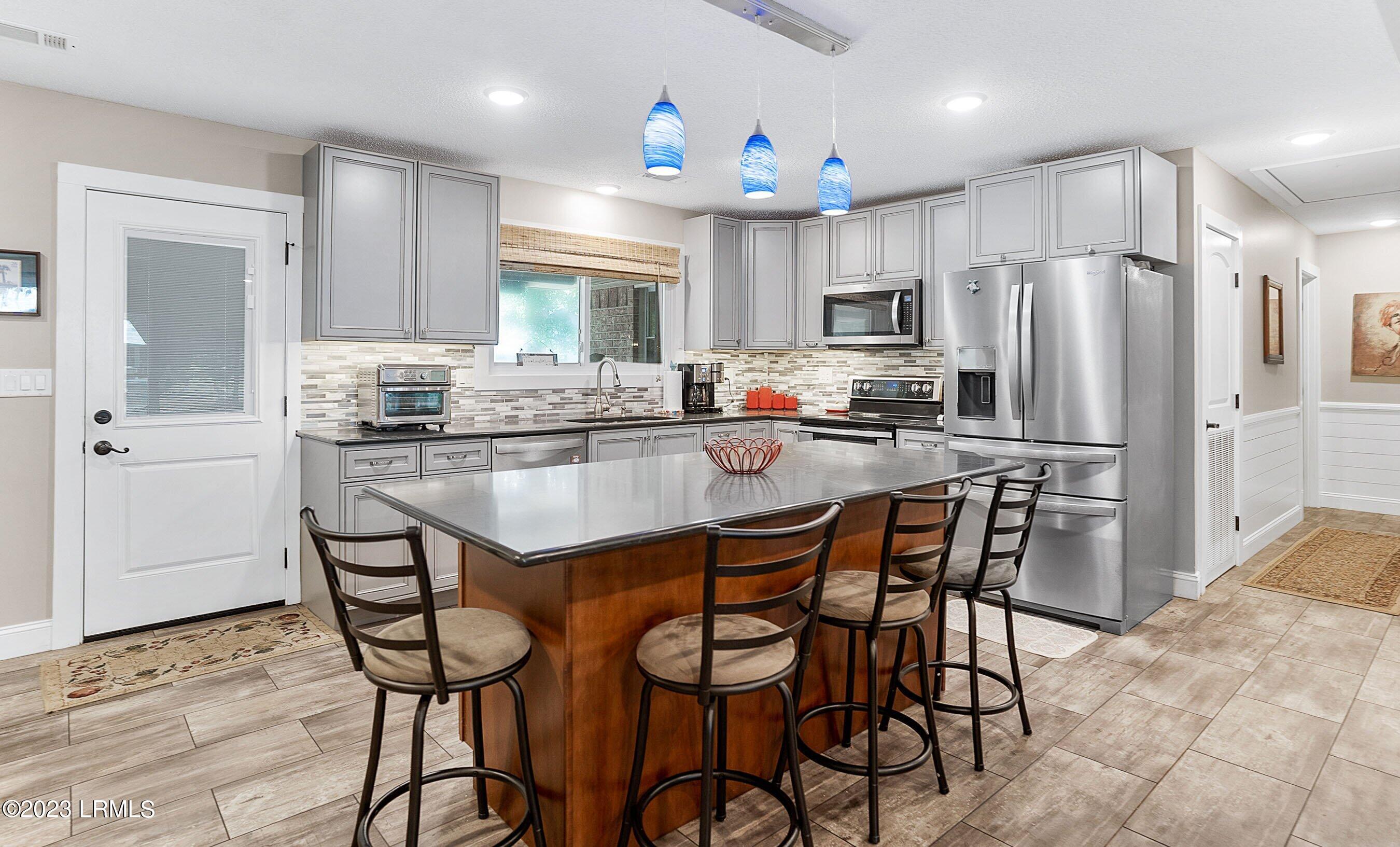 929 Magnolia Bluff Circle