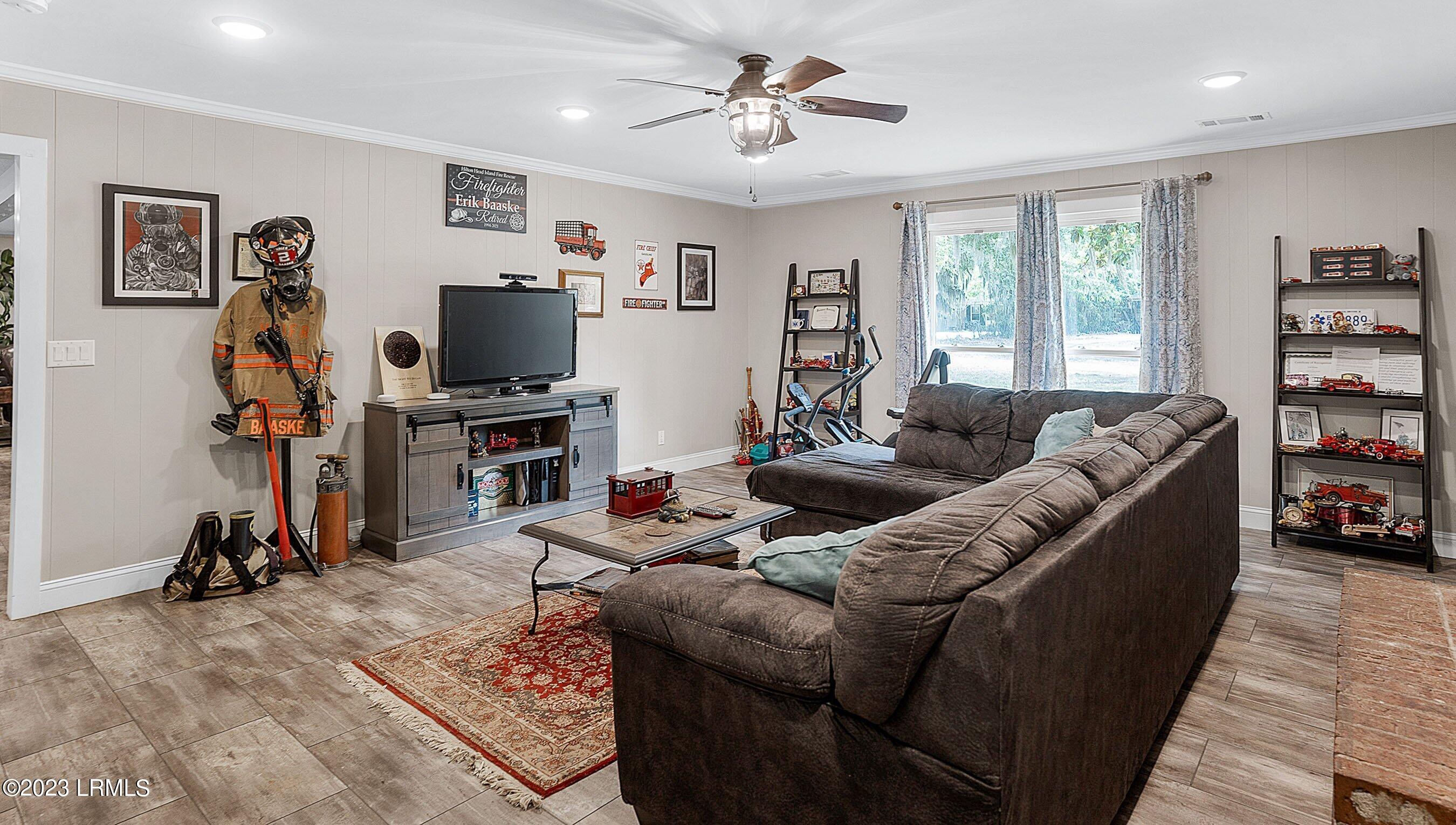 929 Magnolia Bluff Circle