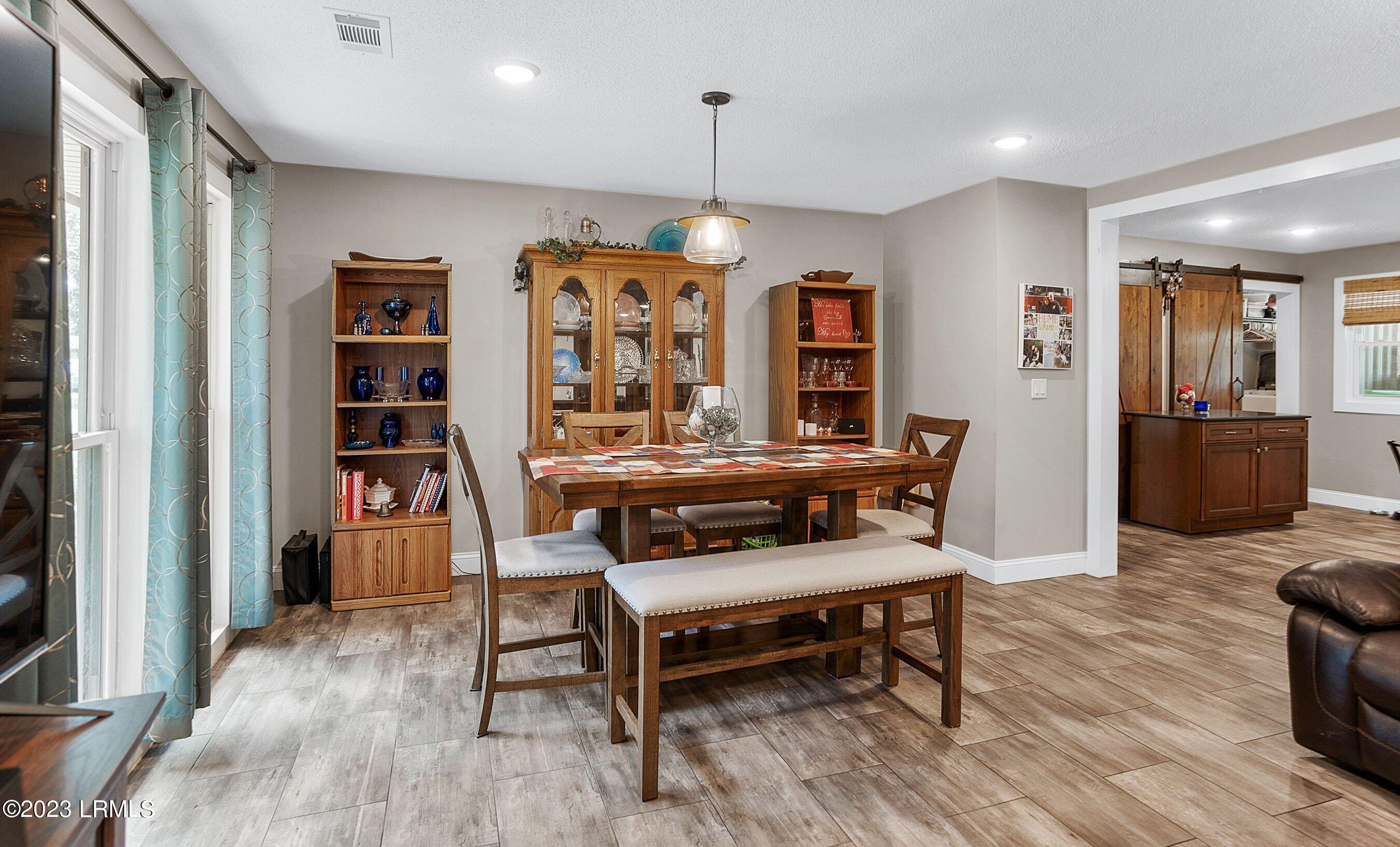 929 Magnolia Bluff Circle