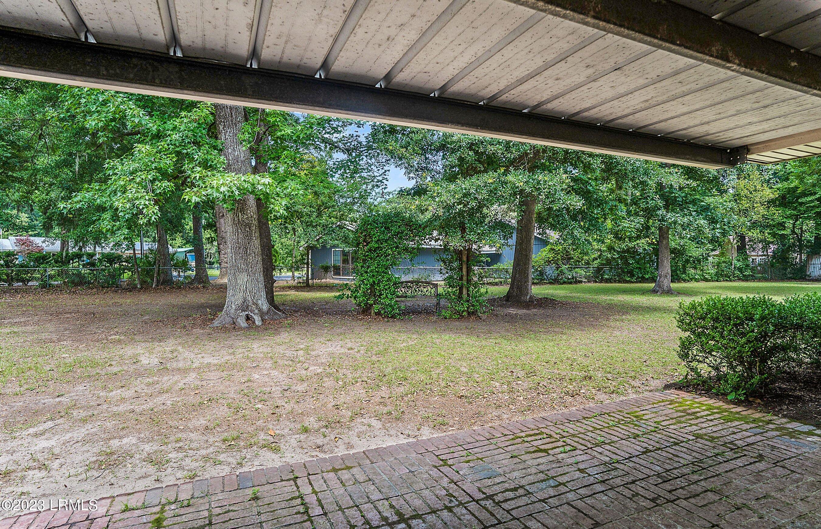 929 Magnolia Bluff Circle