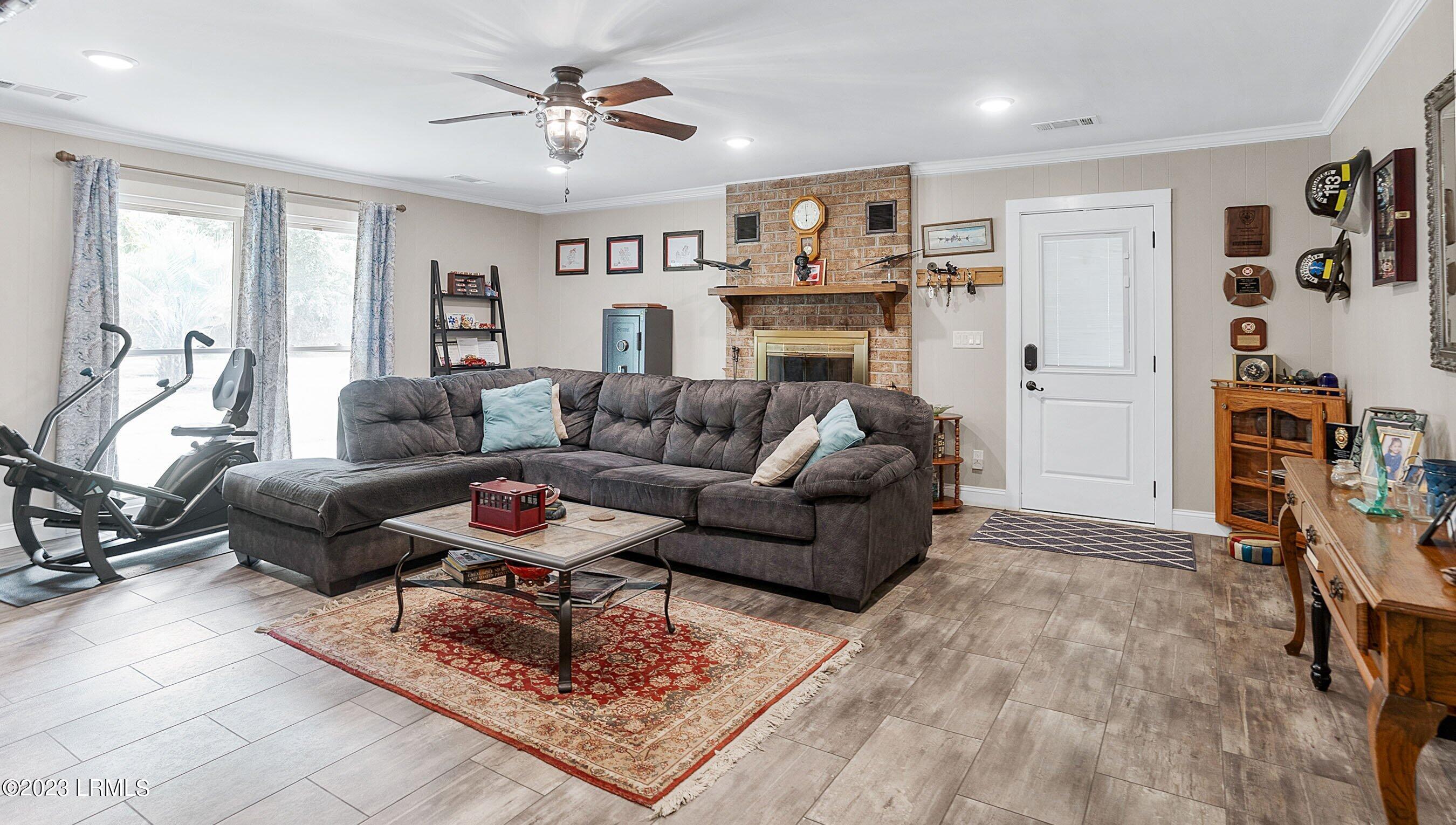 929 Magnolia Bluff Circle