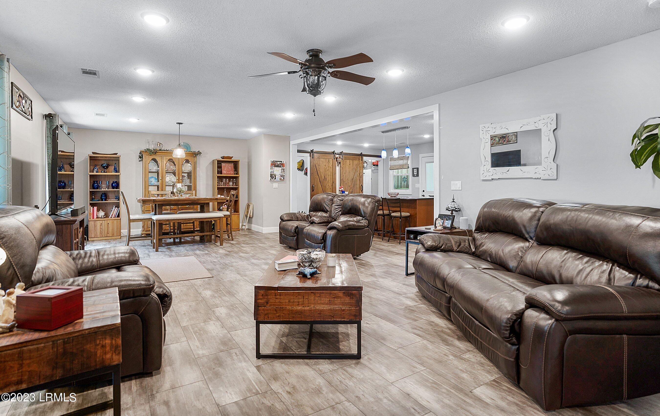 929 Magnolia Bluff Circle