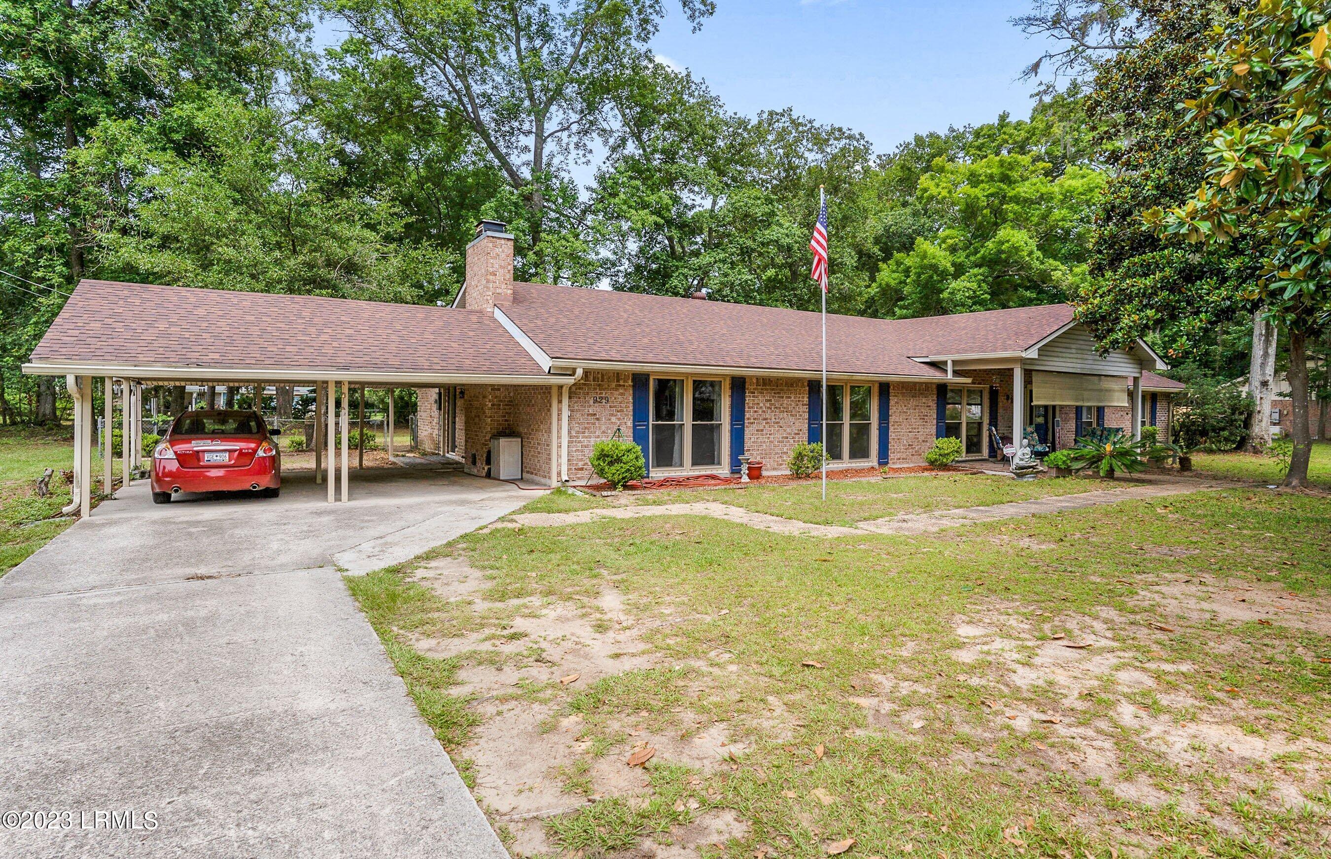929 Magnolia Bluff Circle
