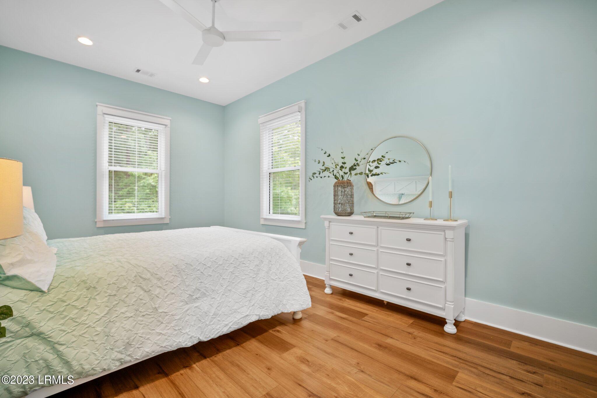 37 Park Square S