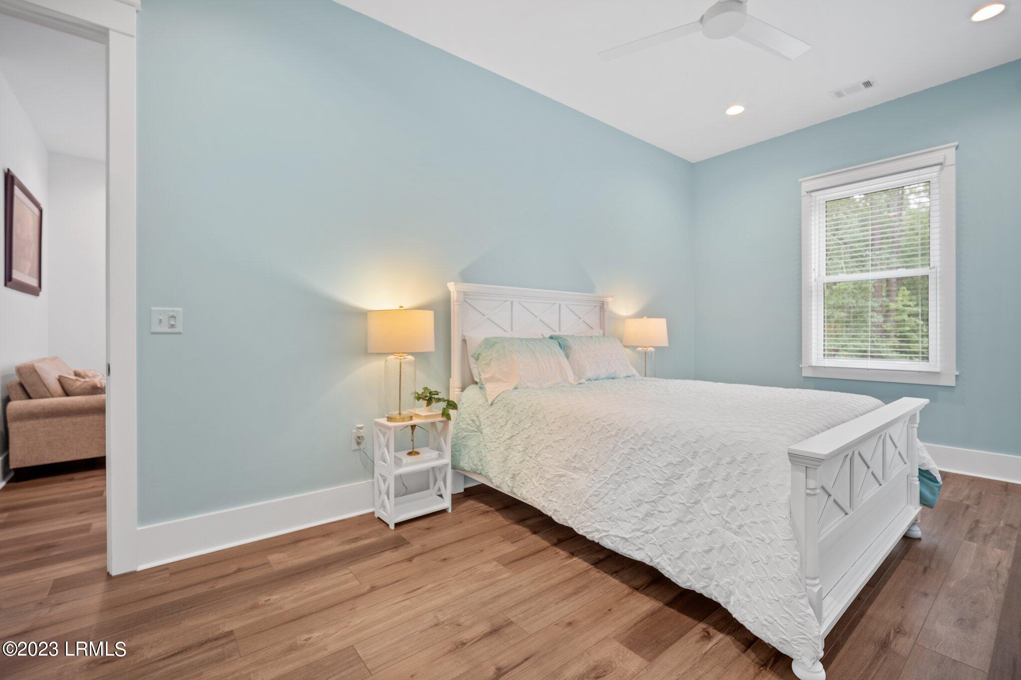 37 Park Square S