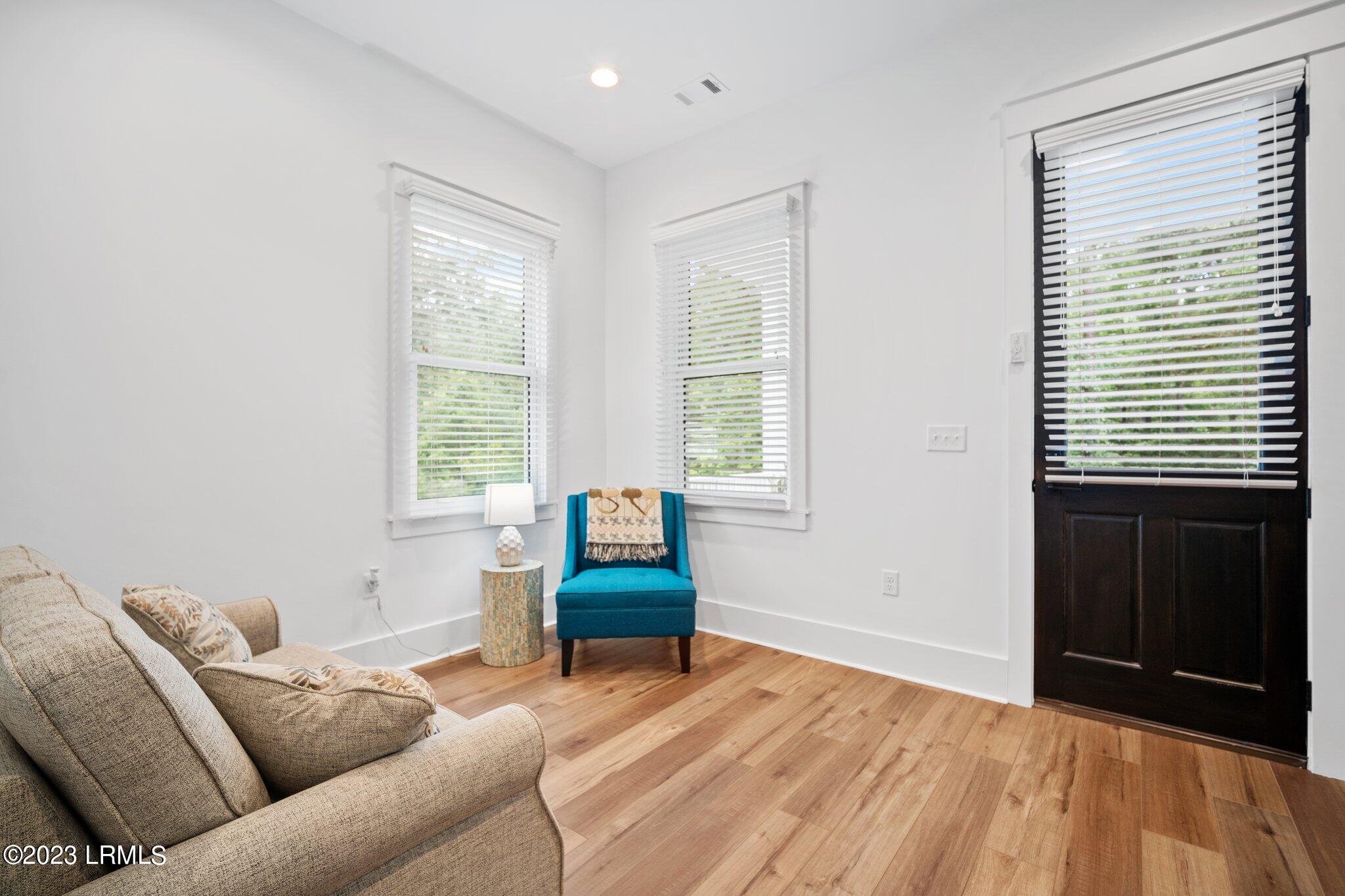 37 Park Square S