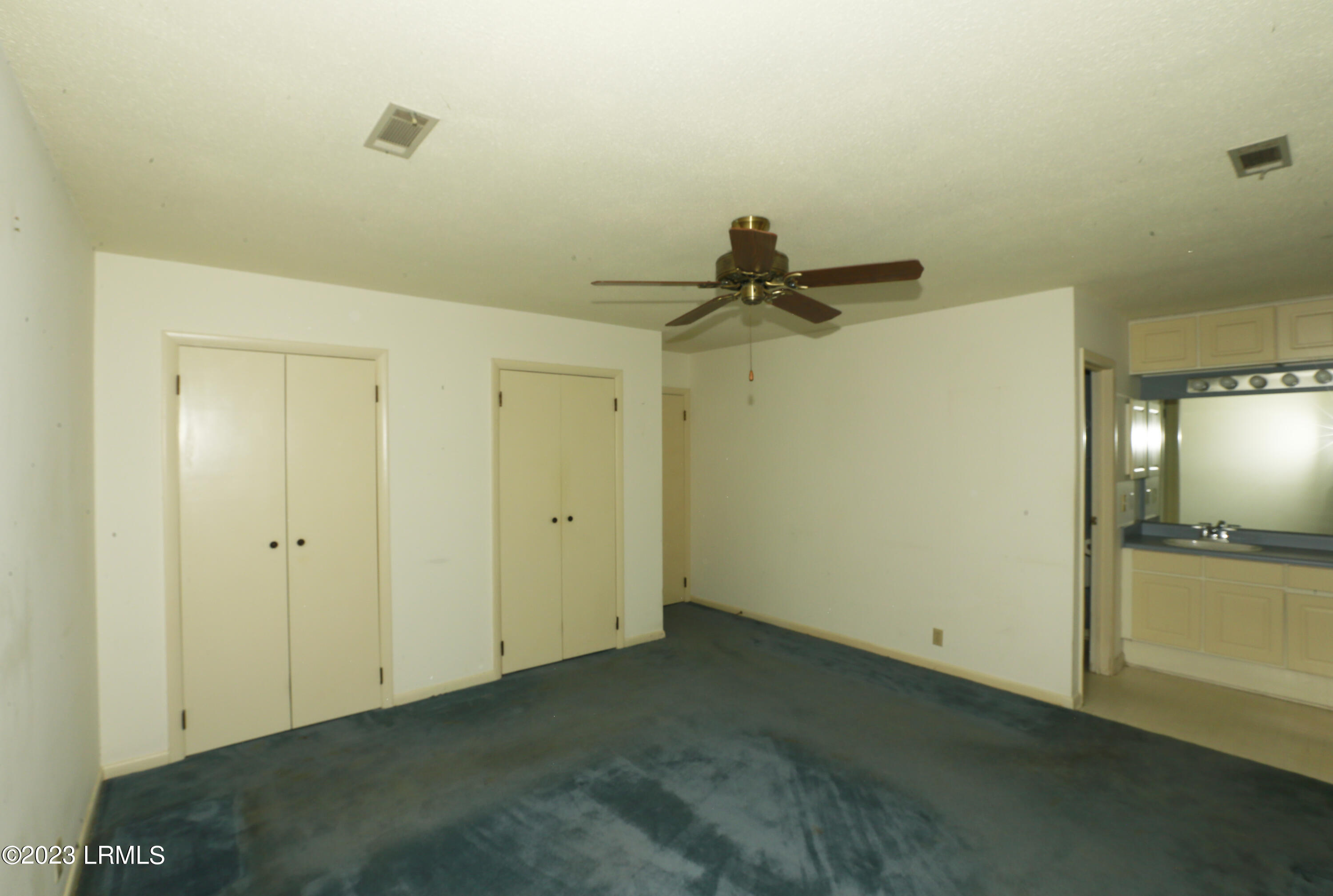 2706 S Royal Oaks Drive