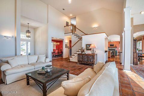 717 Island Circle E