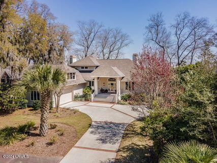 717 Island Circle E