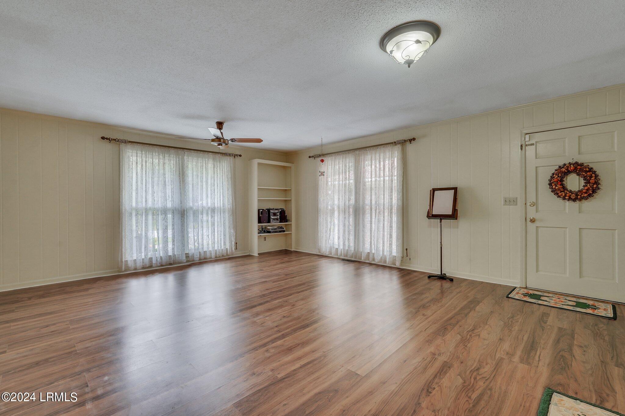 25 Stuart Town Court